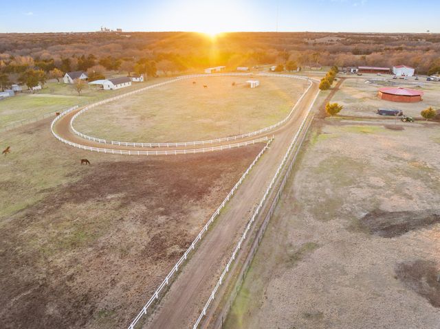 1715 S Joe Wilson Road, Ovilla, TX 75104