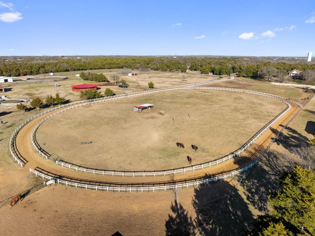 1715 S Joe Wilson Road, Ovilla, TX 75104