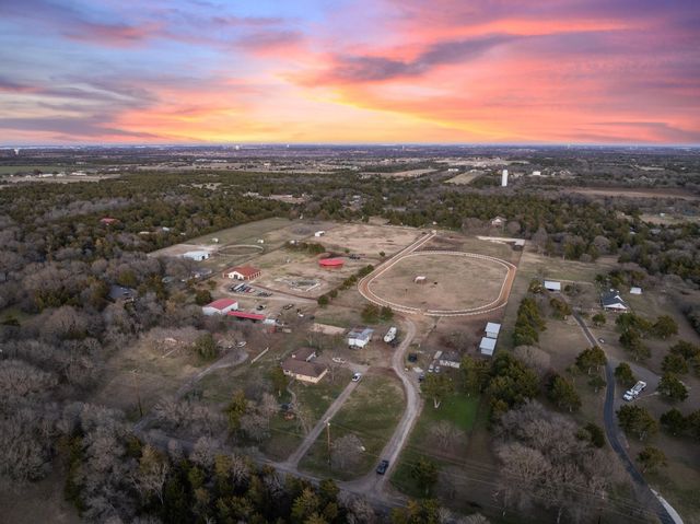 1715 S Joe Wilson Road, Ovilla, TX 75104