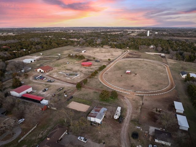 1715 S Joe Wilson Road, Ovilla, TX 75104