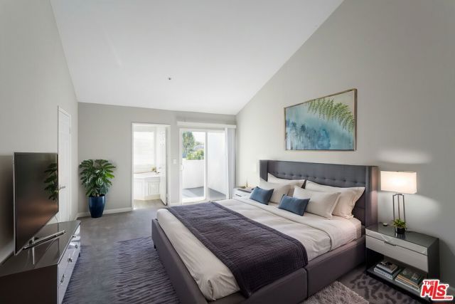 6737 De Soto Avenue, Canoga Park (los Angeles), CA 91303
