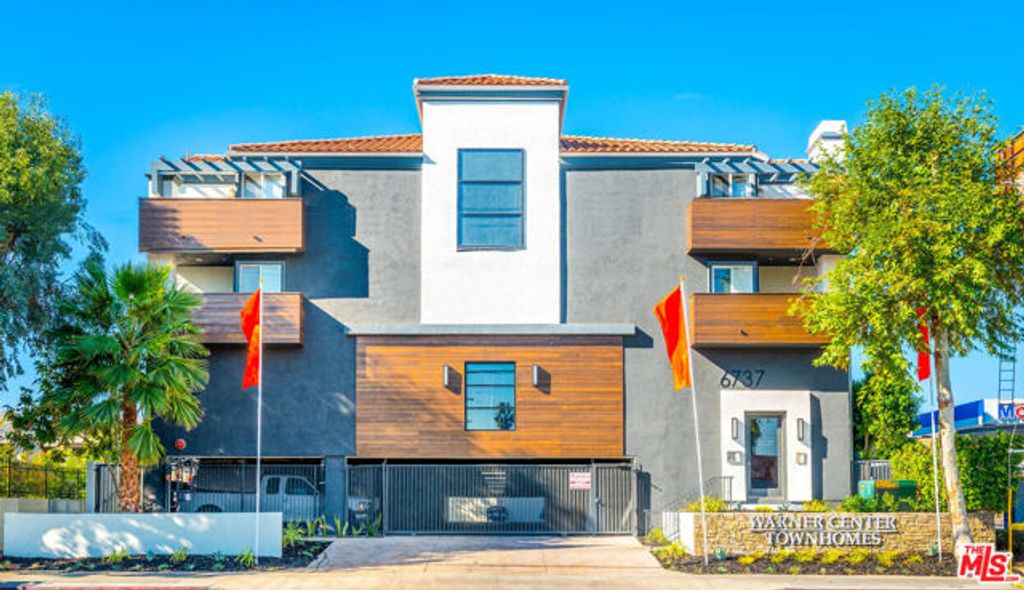 6737 De Soto Avenue, Canoga Park (los Angeles), CA 91303