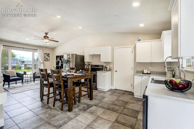 2430 Ptarmigan Lane, Colorado Springs, CO 80918