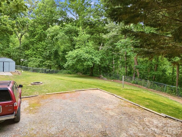 405 Gray Court, Asheville, NC 28806