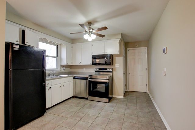 665 Shelton Ct, Clarksville, TN 37040