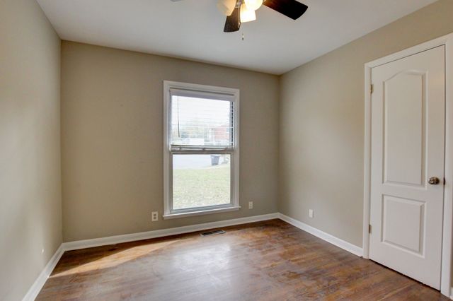 665 Shelton Ct, Clarksville, TN 37040