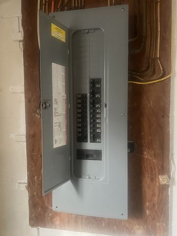 665 Shelton Ct, Clarksville, TN 37040