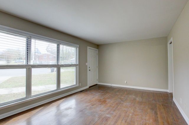 665 Shelton Ct, Clarksville, TN 37040