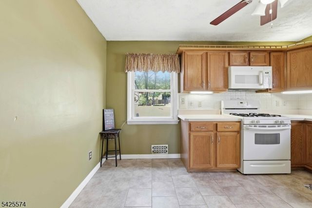 42 Lenox Ave, Green Brook Twp., NJ 08812