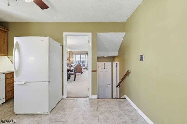 42 Lenox Ave, Green Brook Twp., NJ 08812