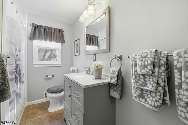 42 Lenox Ave, Green Brook Twp., NJ 08812