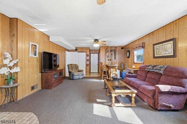 42 Lenox Ave, Green Brook Twp., NJ 08812