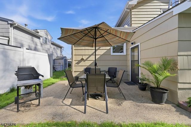 42 Lenox Ave, Green Brook Twp., NJ 08812