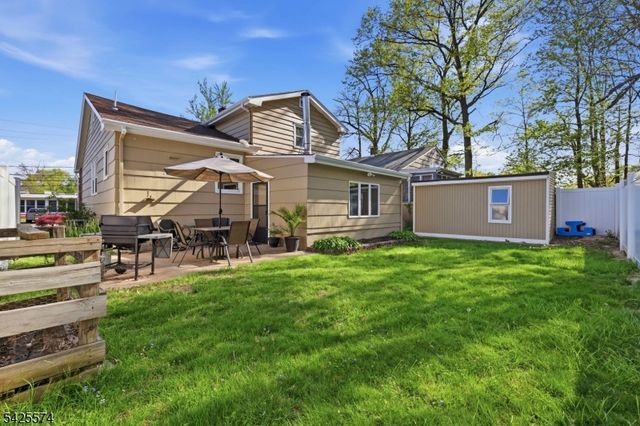 42 Lenox Ave, Green Brook Twp., NJ 08812