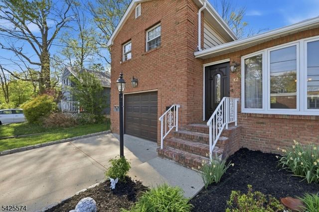 42 Lenox Ave, Green Brook Twp., NJ 08812