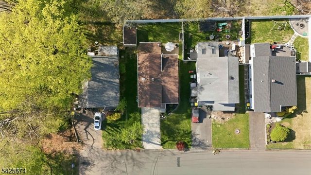 42 Lenox Ave, Green Brook Twp., NJ 08812