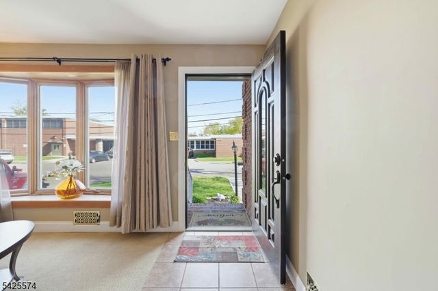 42 Lenox Ave, Green Brook Twp., NJ 08812