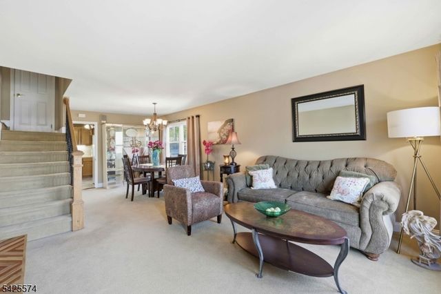 42 Lenox Ave, Green Brook Twp., NJ 08812