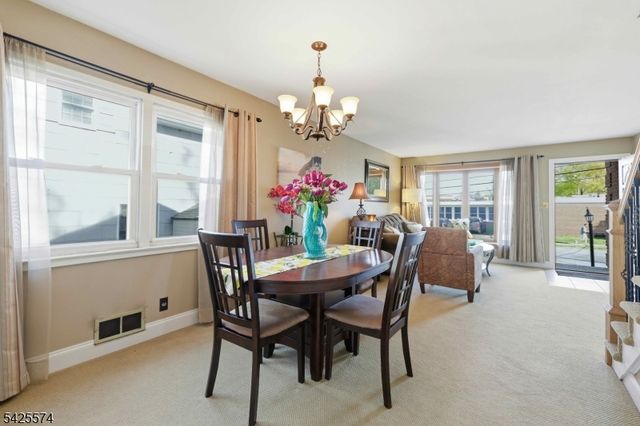 42 Lenox Ave, Green Brook Twp., NJ 08812