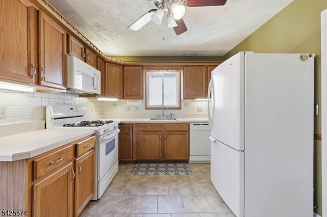 42 Lenox Ave, Green Brook Twp., NJ 08812