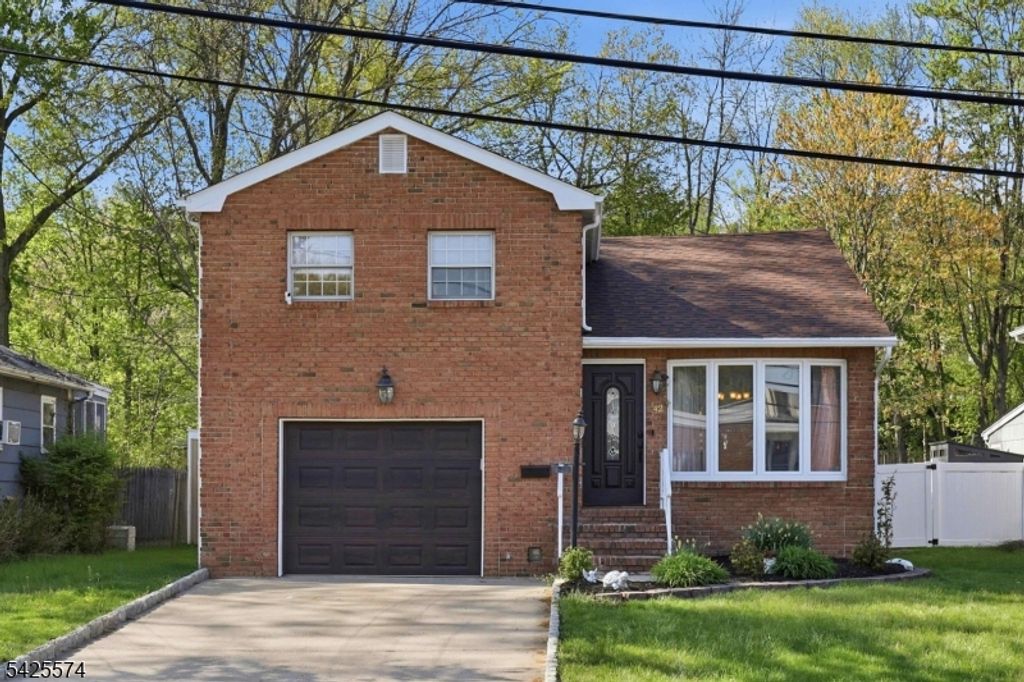 42 Lenox Ave, Green Brook Twp., NJ 08812