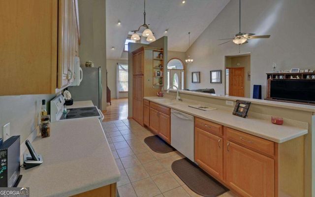 52 Breton Highlands Court, Clayton, GA 30525