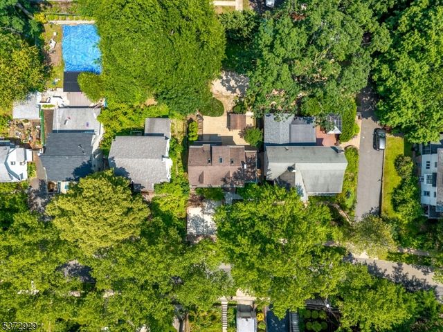 67 Woodland Rd, Bloomfield Twp., NJ 07003