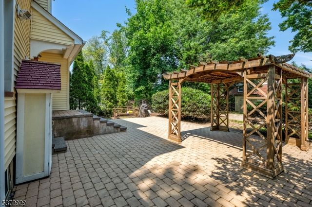 67 Woodland Rd, Bloomfield Twp., NJ 07003