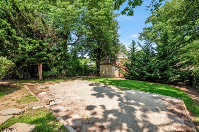 67 Woodland Rd, Bloomfield Twp., NJ 07003