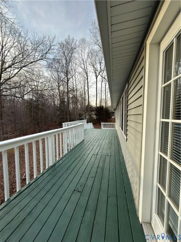 14600 Ramblewood Dr, Chester, VA 23836