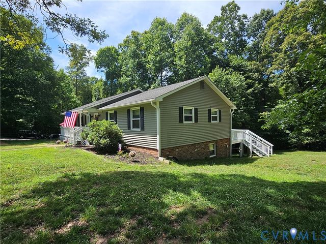 14600 Ramblewood Dr, Chester, VA 23836