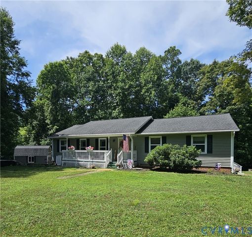14600 Ramblewood Dr, Chester, VA 23836