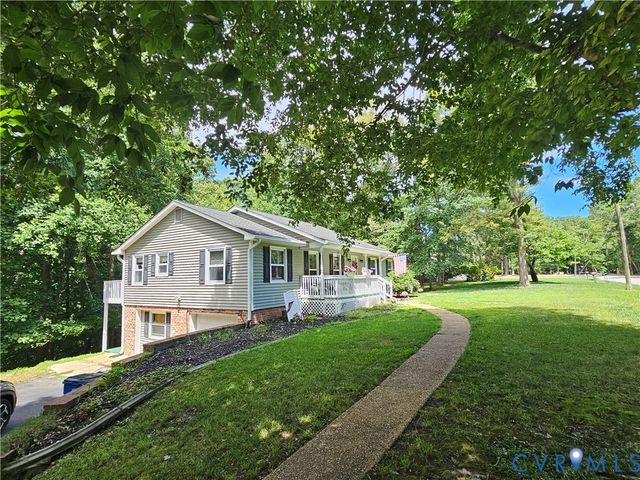 14600 Ramblewood Dr, Chester, VA 23836