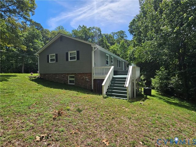 14600 Ramblewood Dr, Chester, VA 23836