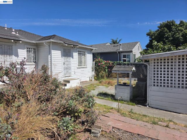 9601 D St, Oakland, CA 94603