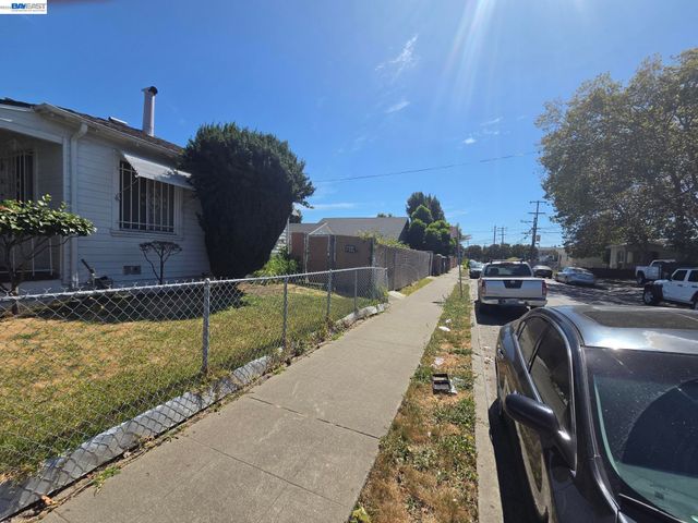 9601 D St, Oakland, CA 94603