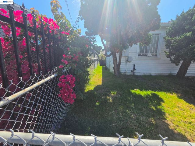 9601 D St, Oakland, CA 94603