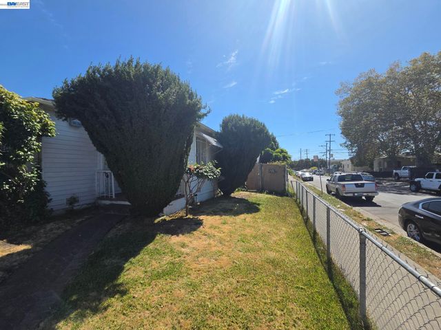 9601 D St, Oakland, CA 94603