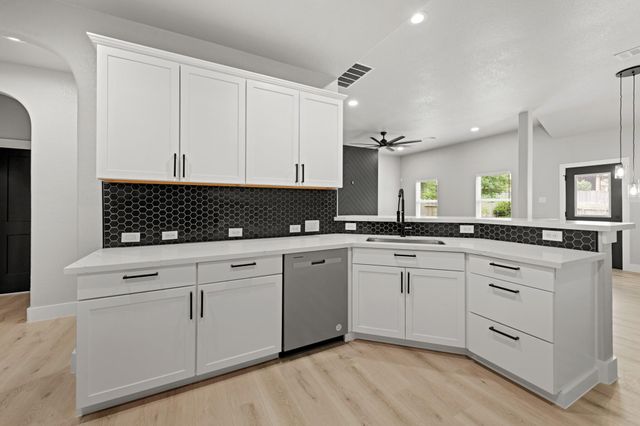 169 Forest Heights Lane, Montgomery, TX 77316