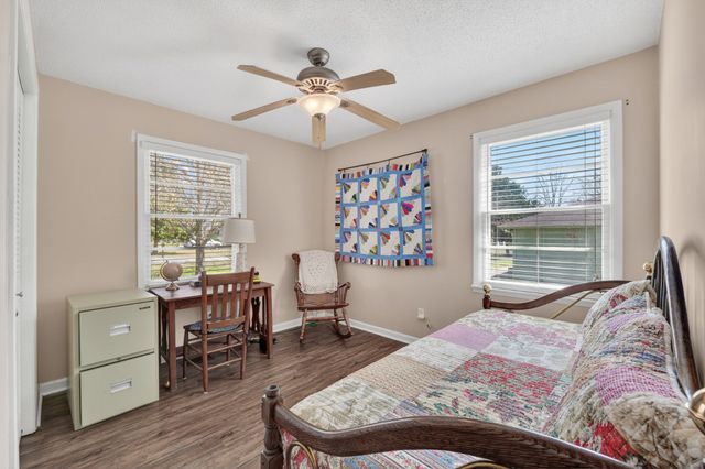 18 Town Rd, Fayetteville, TN 37334