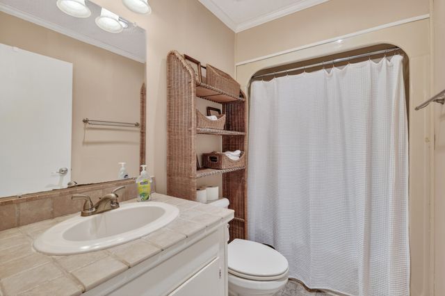 18 Town Rd, Fayetteville, TN 37334