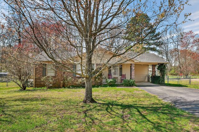 18 Town Rd, Fayetteville, TN 37334