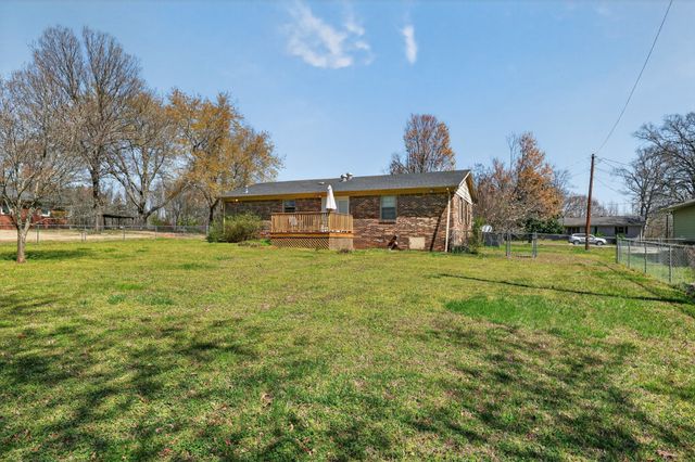 18 Town Rd, Fayetteville, TN 37334
