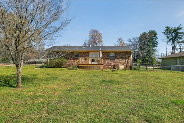 18 Town Rd, Fayetteville, TN 37334