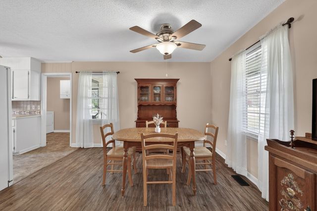 18 Town Rd, Fayetteville, TN 37334