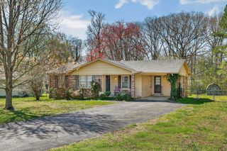 18 Town Rd, Fayetteville, TN 37334