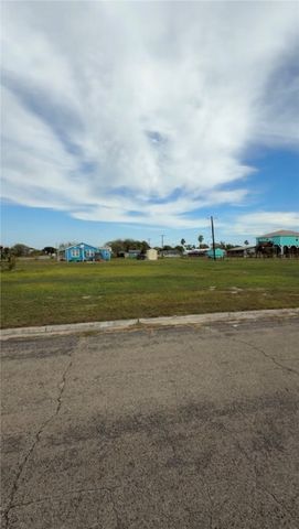 260 E DeBerry Ave, Aransas Pass, TX 78336