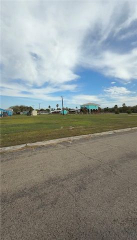 260 E DeBerry Ave, Aransas Pass, TX 78336