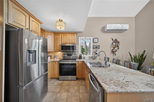 2726 Gardner Rd, Pompey, NY 13063