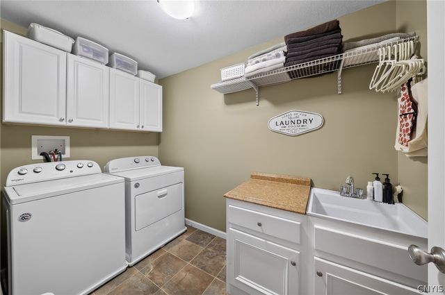 2726 Gardner Rd, Pompey, NY 13063